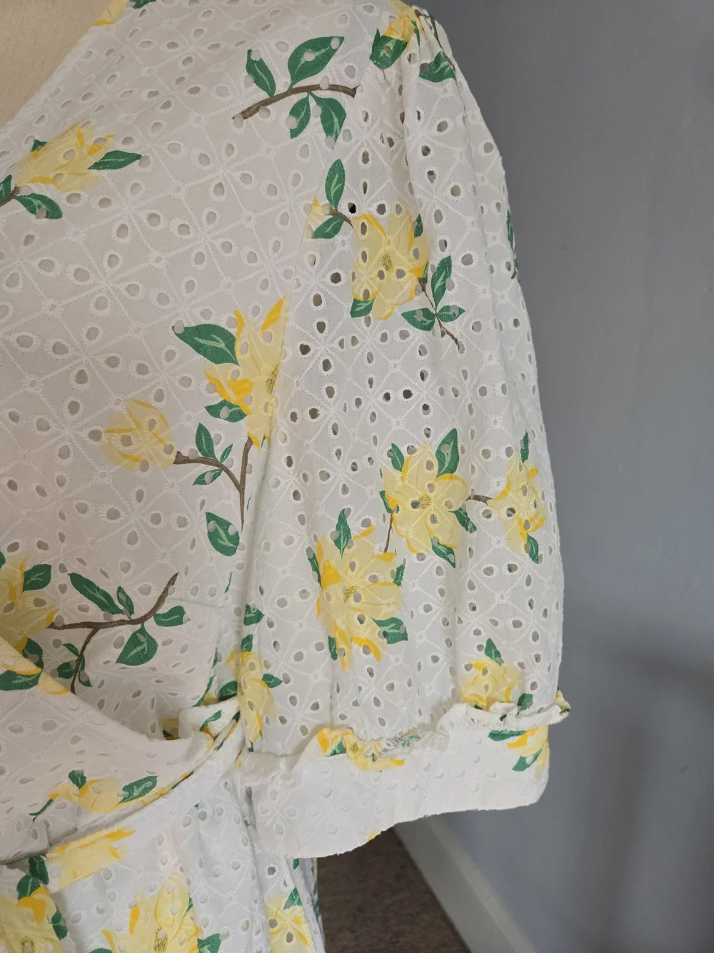 Draper James White Yellow Floral Knee-Length Eyelet Wrap Dress Rare Plus Size 20